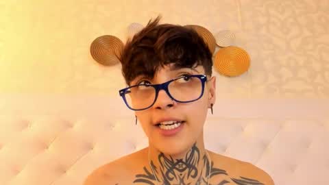 Snapshot of b3k_afrodict chatting on 10.11.25 Anny online show from 10.11.25