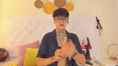 Snapshot of b3k_afrodict chatting on 10.19.25 Anny online show from 10.19.25