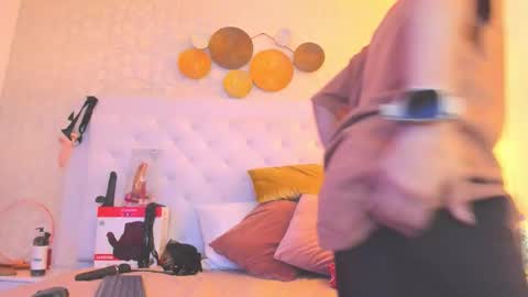 Snapshot of b3k_afrodict chatting on 10.27.25 Anny online show from 10.27.25