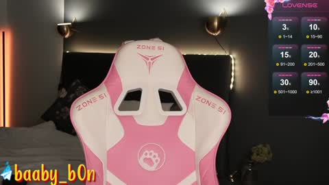 Snapshot of baaby_bon chatting on 01.09.25 Bonnie online show from 01.09.25