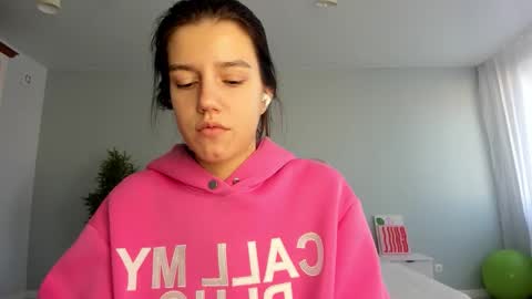 Snapshot of bab_boom chatting on 09.20.25 Monica online show from 09.20.25