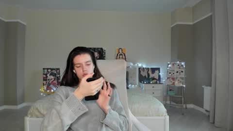 Snapshot of bab_boom chatting on 09.24.25 Monica online show from 09.24.25