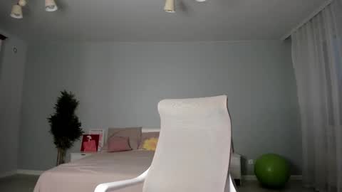 Snapshot of bab_boom chatting on 11.13.25 Monica online show from 11.13.25