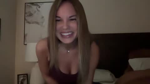 Snapshot of babeb77 chatting on 10.16.25 B online show from 10.16.25