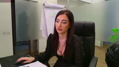 Olivia and Lexi online show from 01.20.25