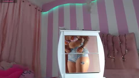 Snapshot of baby_candy22 chatting on 09.29.25 zaleya online show from 09.29.25