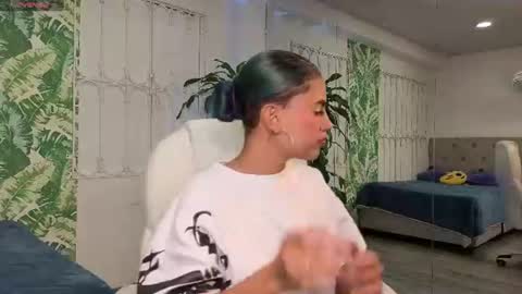 Julieta online show from 06.27.26