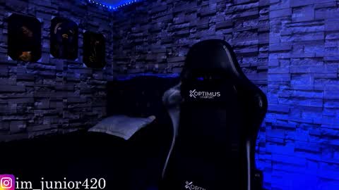 Junior       Independent Model online show from 09.15.25