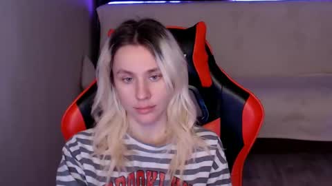 baby_kitte online show from 12.12.24