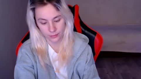 baby_kitte online show from 12.13.24