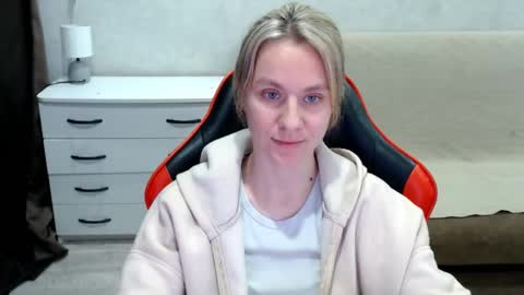 baby_kitte online show from 10.21.25