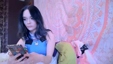 Snapshot of baby_onface chatting on 04.21.26 Alice online show from 04.21.26