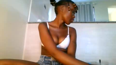 Snapshot of baby_smiler chatting on 05.18.26 baby_smiler online show from 05.18.26
