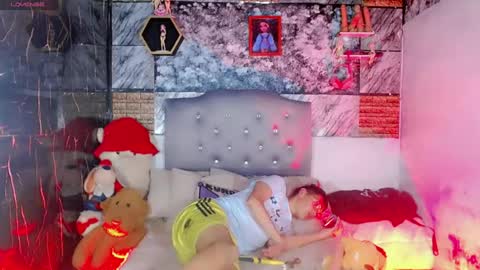 Snapshot of babycharol01 chatting on 06.19.26 babycharol01 online show from 06.19.26
