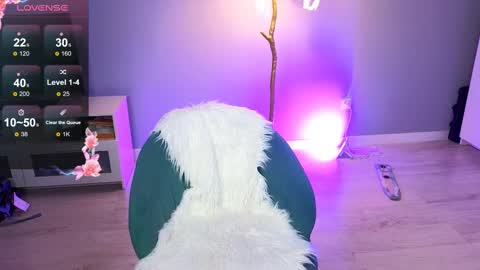 hiii honey im Diana 3 online show from 02.28.25