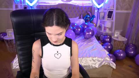 Snapshot of babyflowerr chatting on 01.10.25 Sasha online show from 01.10.25