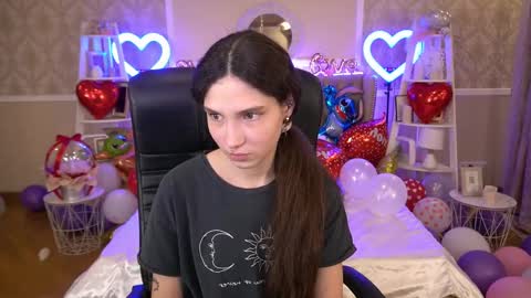 Snapshot of babyflowerr chatting on 02.18.25 Sasha online show from 02.18.25