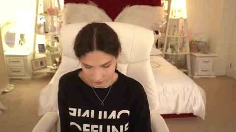 Snapshot of babyflowerr chatting on 09.08.25 Sasha online show from 09.08.25