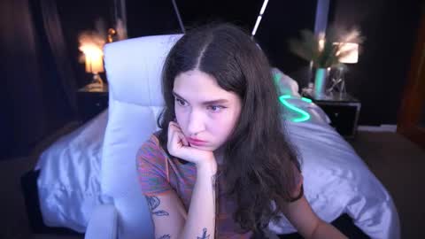 Snapshot of babyflowerr chatting on 10.12.25 Sasha online show from 10.12.25