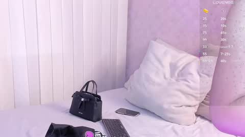 Snapshot of babyfoxxx_ chatting on 05.01.26 babyfoxxx_ online show from 05.01.26