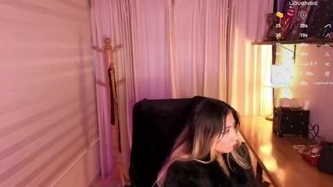 Snapshot of babyfoxxx_ chatting on 05.09.26 babyfoxxx_ online show from 05.09.26