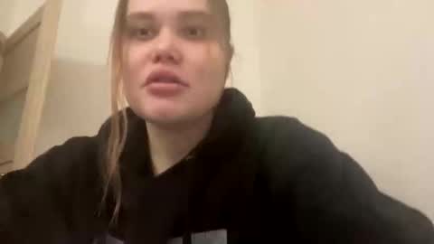 Snapshot of babymeow17 chatting on 01.08.26 babymeow17 online show from 01.08.26