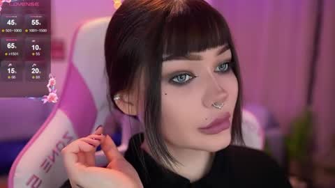 Snapshot of babyroxynill chatting on 04.21.26 Nika online show from 04.21.26