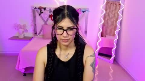 Snapshot of babyvenu_tay chatting on 09.15.25 VENU online show from 09.15.25