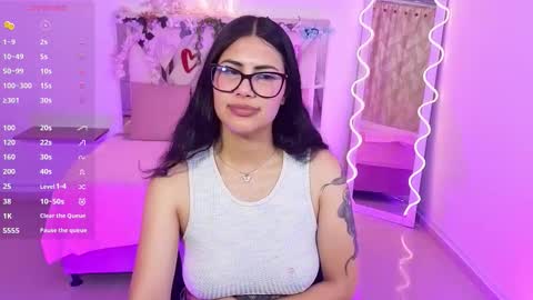 Snapshot of babyvenu_tay chatting on 09.19.25 VENU online show from 09.19.25