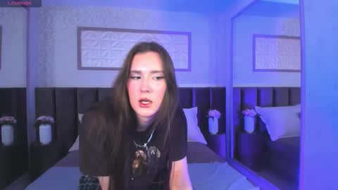 Snapshot of babyy_gloria chatting on 09.19.25 Gloria online show from 09.19.25