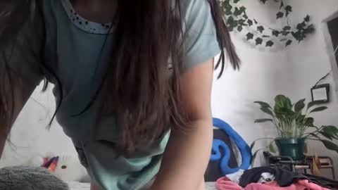 Snapshot of babyymango_ chatting on 12.22.25 Gisselle online show from 12.22.25