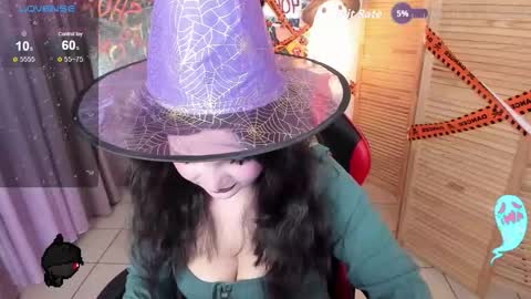 Snapshot of babyyulli chatting on 10.28.25 babyyulli online show from 10.28.25