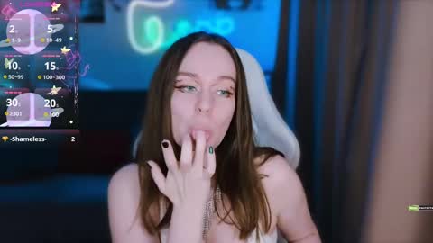 Snapshot of bad_girl009 chatting on 02.10.25 Lin online show from 02.10.25