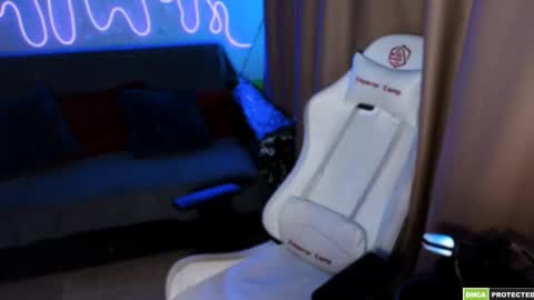 Snapshot of bad_girl009 chatting on 10.06.25 Lin online show from 10.06.25