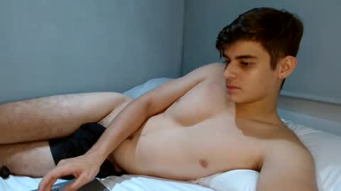 badbunny_69_ online show from 02.25.25