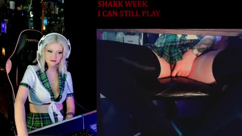 Snapshot of badd0ll chatting on 05.23.26 badd0ll online show from 05.23.26