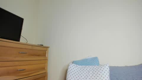 Snapshot of badmodel_ chatting on 02.12.25 Name online show from 02.12.25