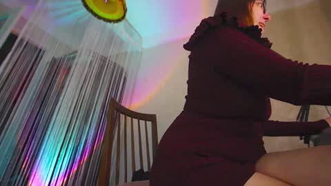 Snapshot of badwebcamgirl chatting on 12.14.24 engely online show from 12.14.24