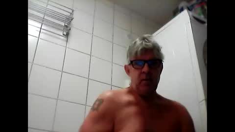 Snapshot of baggelina75 chatting on 12.15.24 baggelina75 online show from 12.15.24