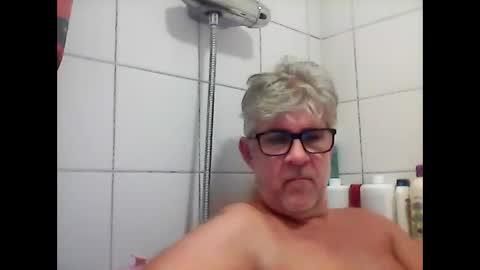 Snapshot of baggelina75 chatting on 12.27.24 baggelina75 online show from 12.27.24