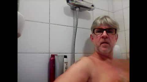 Snapshot of baggelina75 chatting on 01.20.25 baggelina75 online show from 01.20.25