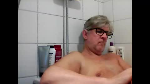 Snapshot of baggelina75 chatting on 01.27.25 baggelina75 online show from 01.27.25