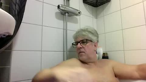 Snapshot of baggelina75 chatting on 02.02.26 baggelina75 online show from 02.02.26