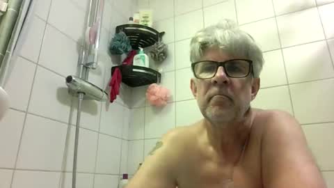 Snapshot of baggelina75 chatting on 06.08.26 baggelina75 online show from 06.08.26
