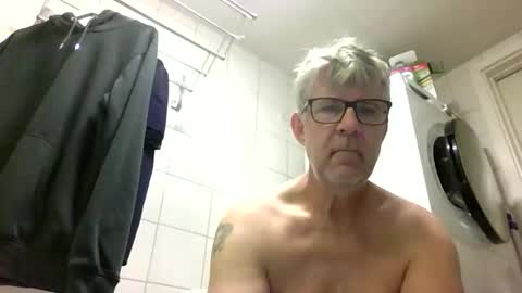 Snapshot of baggelina75 chatting on 06.10.26 baggelina75 online show from 06.10.26