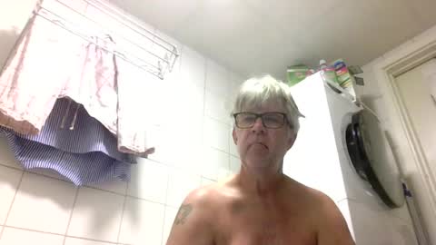 Snapshot of baggelina75 chatting on 07.18.26 baggelina75 online show from 07.18.26