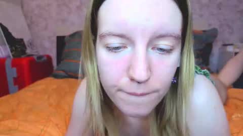 Snapshot of baiambel_mi chatting on 02.05.26 holly online show from 02.05.26