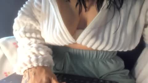 Snapshot of baileyadamss chatting on 11.10.25 IM BAILEY online show from 11.10.25