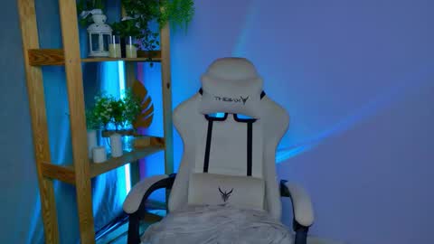 Elly online show from 03.04.26