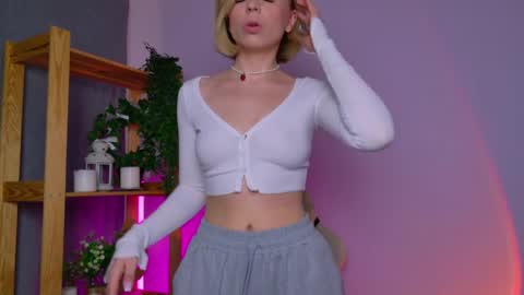 Elly online show from 04.04.26